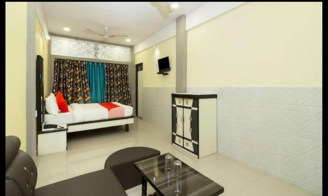 Hotel Swaraj Logde Panvel Exterior foto